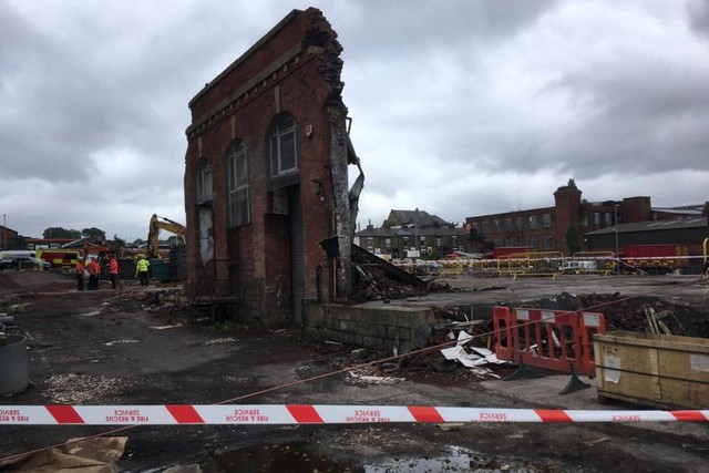 Thông tin về công tác bảo hộ công dân trong vụ cháy tại Manchester, Anh - Ảnh 1. Thông tin về công tác bảo hộ công dân trong vụ cháy tại Manchester, Anh - Ảnh 1.