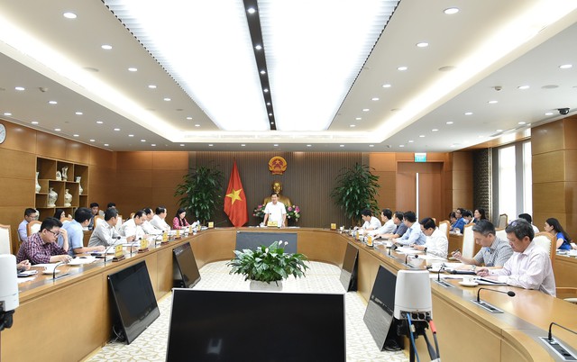 Phó Thủ tướng Lê Minh Khái họp về thực hiện chính sách an sinh xã hội, việc làm - Ảnh 1.