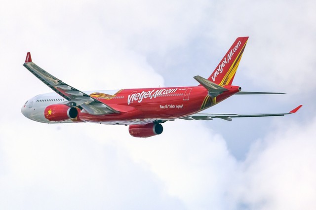 Vietjet mở bán vé máy bay Tết Nguyên đán 2023 - Ảnh 1.