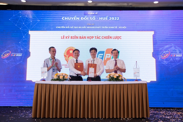 FPT ký kết hợp tác thúc đẩy chuyển đổi số tỉnh Thừa Thiên Huế - Ảnh 1. FPT ký kết hợp tác thúc đẩy chuyển đổi số tỉnh Thừa Thiên Huế - Ảnh 1.