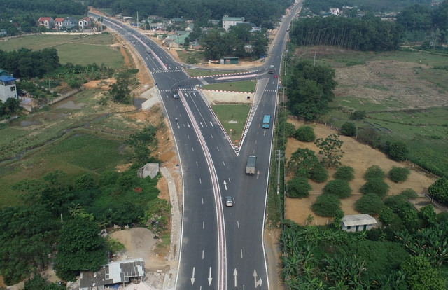 Thanh toán kinh phí dự án xây dựng đường cao tốc Hòa Lạc - Hòa Bình - Ảnh 1.