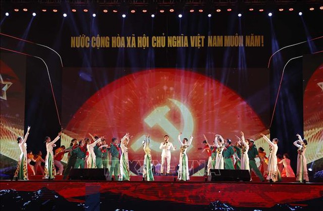 Chủ tịch nước dự Lễ Kỷ niệm 50 năm Chiến thắng Cấm Dơi (Quảng Nam) - Ảnh 3.