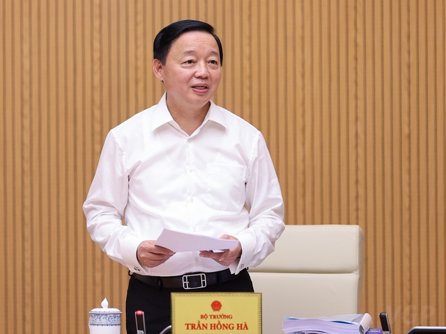 Bộ trưởng Bộ TN&MT Trần Hồng Hà phát biểu tại phiên họp - Ảnh: VGP/Nhật Bắc