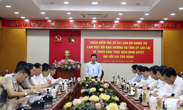 Đoàn công tác Bộ Chính trị làm việc với Ban Thường vụ Tỉnh ủy Lào Cai - Ảnh 1.