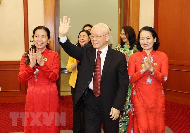 Tổng Bí thư Nguyễn Phú Trọng gặp mặt đại biểu dự Đại hội XI Hội Chữ thập đỏ Việt Nam nhiệm kỳ 2022-2027. Ảnh: TTXVN