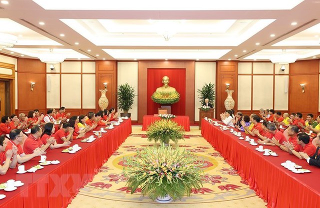 Tổng Bí thư Nguyễn Phú Trọng gặp mặt đại biểu dự Đại hội XI Hội Chữ thập đỏ Việt Nam - Ảnh 2.
