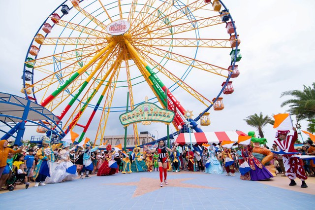 Công viên Circus Land của NovaWorld Phan Thiet thu hút hàng ngàn lượt khách mỗi ngày - Ảnh 1.