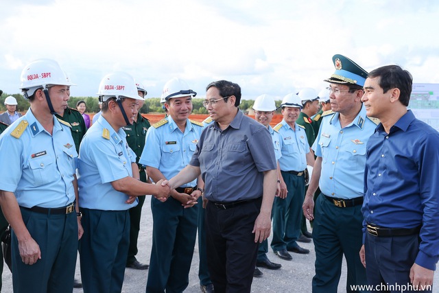 Hình ảnh: Thủ tướng kiểm tra, đôn đốc, tháo gỡ vướng mắc cho dự án sân bay Phan Thiết số 4