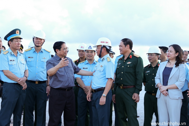 Hình ảnh: Thủ tướng kiểm tra, đôn đốc, tháo gỡ vướng mắc cho dự án sân bay Phan Thiết số 3