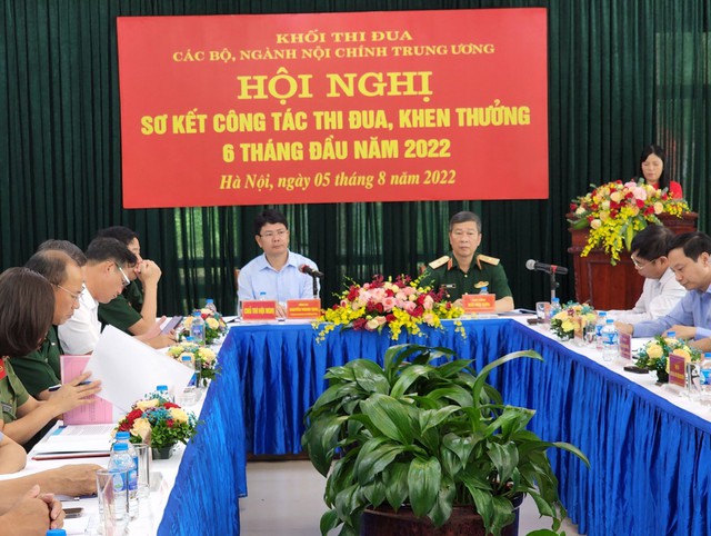 Chú trọng phát hiện, nhân rộng điển hình người tốt, việc tốt trong phong trào thi đua, khen thưởng - Ảnh 1. Chú trọng phát hiện, nhân rộng điển hình người tốt, việc tốt trong phong trào thi đua, khen thưởng - Ảnh 1.