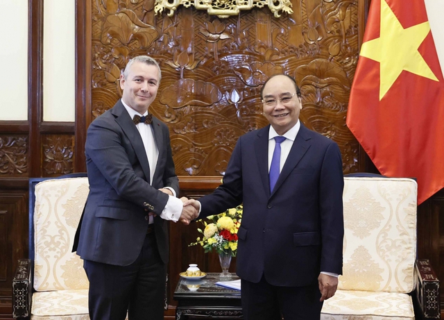 Chủ tịch nước Nguyễn Xuân Phúc tiếp các Đại sứ trình Quốc thư - Ảnh 3. Chủ tịch nước Nguyễn Xuân Phúc tiếp các Đại sứ trình Quốc thư - Ảnh 3.