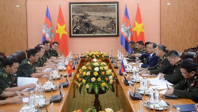 Xung lực mới quan hệ hợp tác hai quân đội Việt Nam-Campuchia - Ảnh 1.