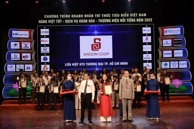 Saigon Co.op đạt top thương hiệu nổi tiếng hàng đầu năm 2022 - Ảnh 1.