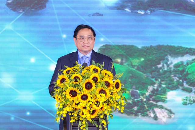 Chùm ảnh: Thủ tướng dự lễ khánh thành cao tốc Vân Đồn - Móng Cái - Ảnh 2.