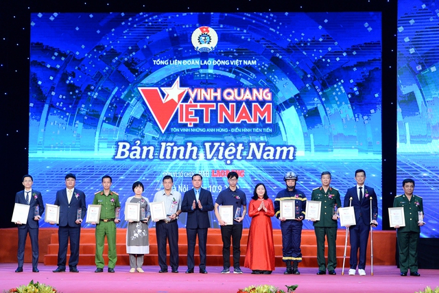 ‘Vinh quang Việt Nam’ 2022 khẳng định bản lĩnh Việt Nam - Ảnh 1.