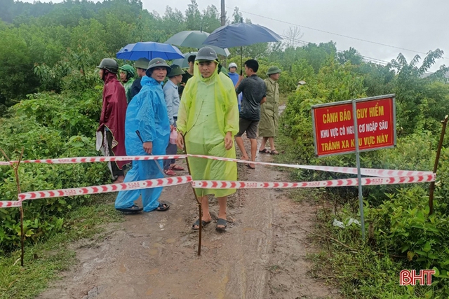 Nhiều địa phương khẩn trương khắc phục hậu quả mưa lũ - Ảnh 3.