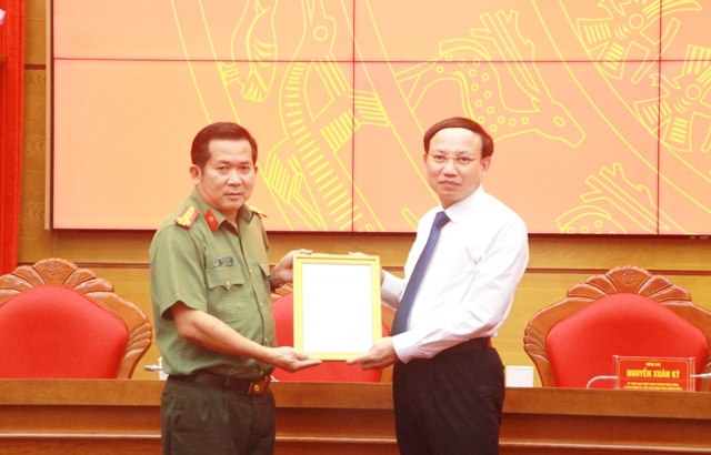 Chỉ định Đại tá Đinh Văn Nơi giữ chức Bí thư Đảng ủy Công an tỉnh Quảng Ninh - Ảnh 1.