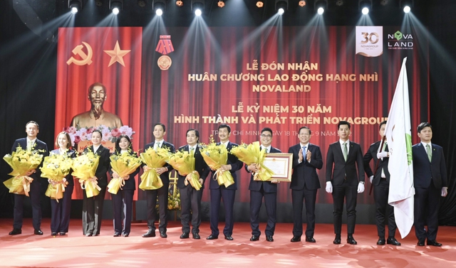 Novaland vinh dự đón nhận Huân chương lao động hạng Nhì - Ảnh 1.
