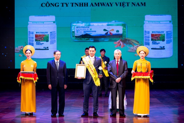 Amway Việt Nam vinh dự nhận giải thưởng “Sản phẩm vàng vì sức khoẻ cộng đồng” - Ảnh 1.