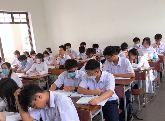Đà Nẵng cho học sinh nghỉ học từ chiều 26/9 để chống bão - Ảnh 1.