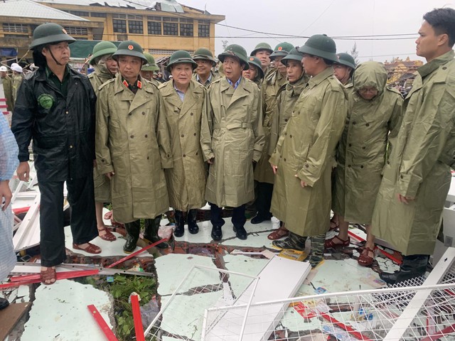 Phó Thủ tướng Lê Văn Thành kiểm tra công tác ứng phó bão tại Quảng Trị - Ảnh 2.