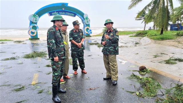 Quân khu 5 khẩn trương giúp dân khắc phục hậu quả bão - Ảnh 3.