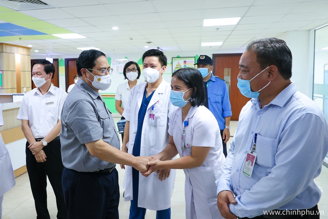 Thủ tướng khảo sát thực tế, chỉ đạo tháo gỡ khó khăn cho Bệnh viện Sản Nhi Phú Thọ - Ảnh 2.