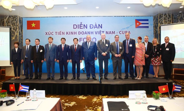 Thủ tướng nước Cộng hòa Cuba Manuel Marreno Cruz, Phó Thủ tướng Lê Minh Khái cùng các đại biểu dự 