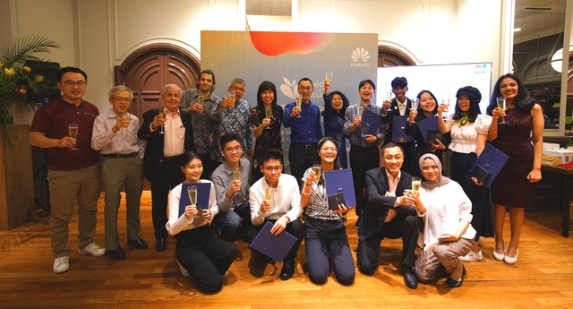 Sinh viên Việt Nam cùng sinh viên 4 nước giành chiến thắng cuộc thi Hạt Giống cho tương lai APAC Tech4Good - Ảnh 1.
