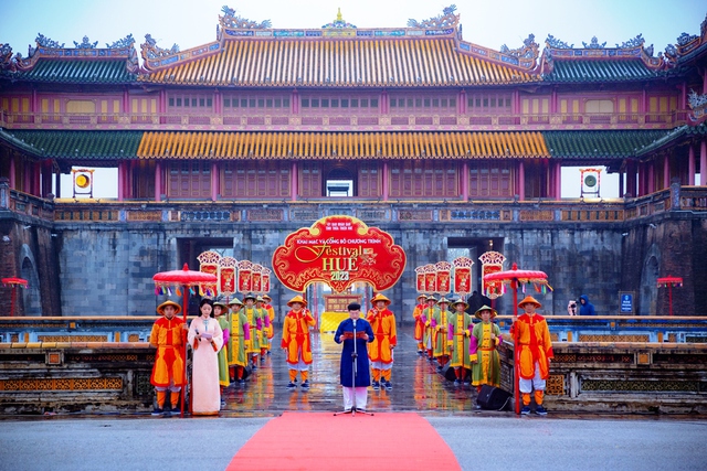 Thừa Thiên Huế công bố chuỗi sự kiện Festival 2023; đón đoàn du khách đầu năm mới - Ảnh 1.