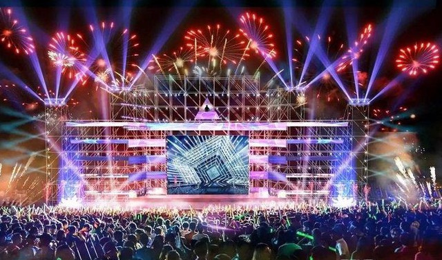 Sôi động tiệc âm nhạc chào năm mới 2023 tại miền Trung - Ảnh 3. Sôi động tiệc âm nhạc chào năm mới 2023 tại miền Trung - Ảnh 3.