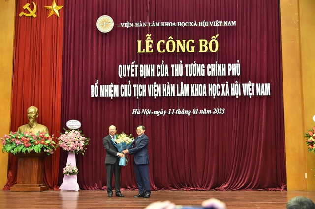 Công bố quyết định của Thủ tướng Chính phủ bổ nhiệm Chủ tịch Viện Hàn lâm Khoa học xã hội Việt Nam - Ảnh 2.