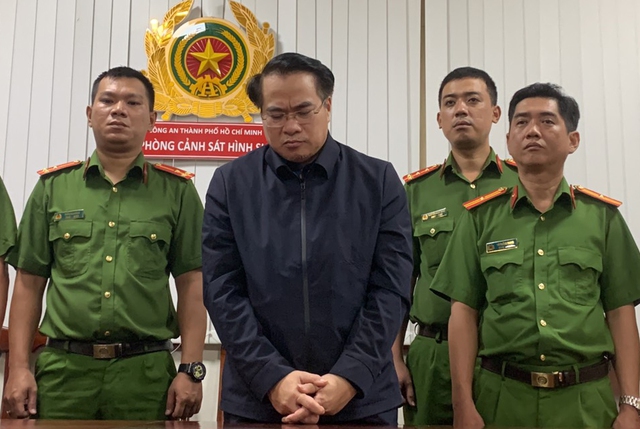 Bắt Cục trưởng Cục Đăng kiểm Việt Nam - Ảnh 1. Bắt Cục trưởng Cục Đăng kiểm Việt Nam - Ảnh 1.