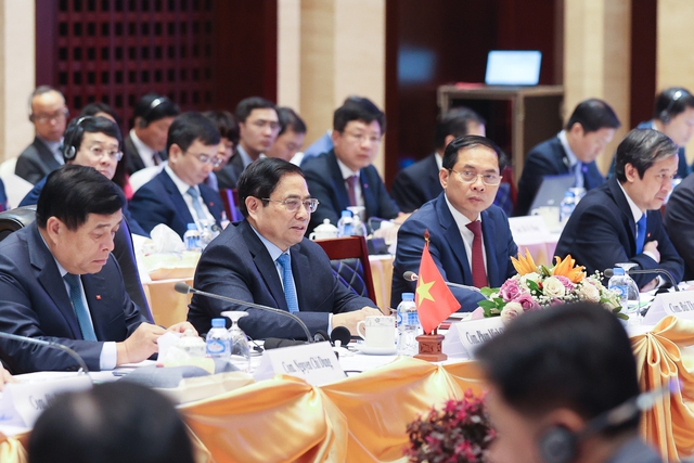 Việt Nam-Lào tăng cường kết nối, hỗ trợ nhau xây dựng nền kinh tế độc lập, tự chủ - Ảnh 2.