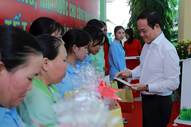Phó Thủ tướng Trần Lưu Quang tặng quà Tết gia đình chính sách, hộ nghèo tỉnh Ninh Thuận - Ảnh 5.