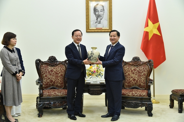 Phó Thủ tướng Lê Minh Khái tiếp Tổng giám đốc Tập đoàn Samsung Electronics - Ảnh 4.