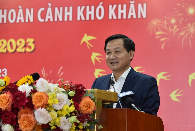 Phó Thủ tướng Lê Minh Khái thăm và chúc tết gia đình chính sách, người lao động Hải Dương - Ảnh 6.