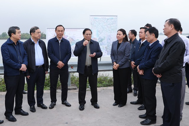 Thủ tướng khảo sát thực địa, thúc đẩy tuyến cao tốc ven biển 'quan trọng chiến lược' với Đồng bằng sông Hồng - Ảnh 3.