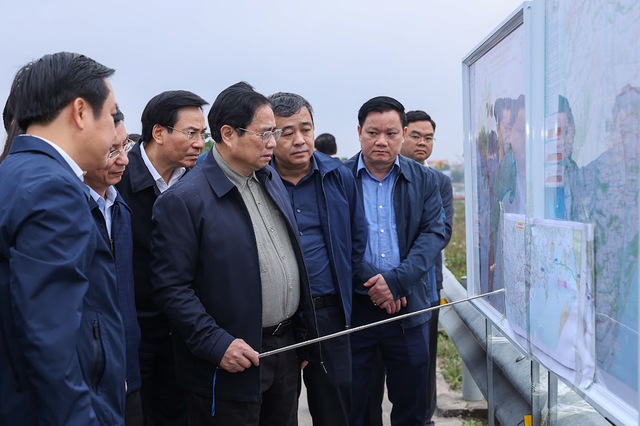 Thủ tướng khảo sát thực địa, thúc đẩy tuyến cao tốc ven biển 'quan trọng chiến lược' với Đồng bằng sông Hồng - Ảnh 2.