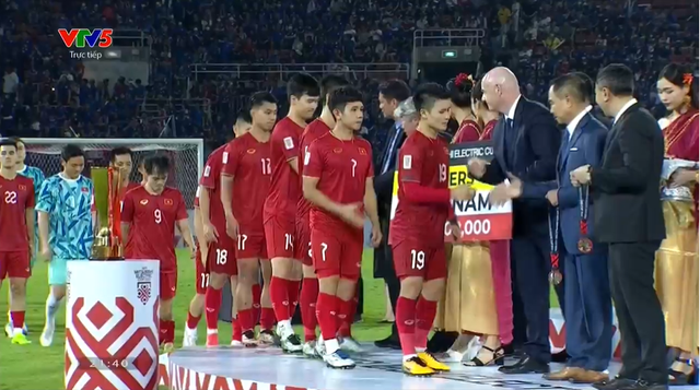 AFF Cup 2022: Đội tuyển Việt Nam khép lại hành trình với ngôi Á quân - Ảnh 2.