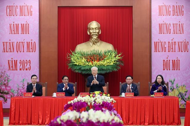 Tổng Bí thư Nguyễn Phú Trọng chúc Tết lãnh đạo, nguyên lãnh đạo Đảng, Nhà nước - Ảnh 2.