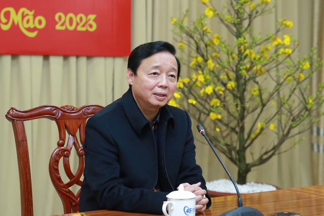 Phó Thủ tướng Trần Hồng Hà thăm, chúc Tết các lực lượng ứng trực đêm Giao thừa - Ảnh 10.