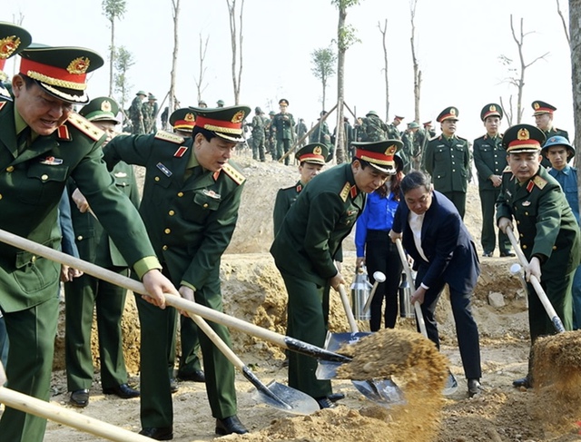 Bộ Quốc phòng tổ chức Lễ phát động 'Tết trồng cây đời đời nhớ ơn Bác Hồ' Xuân Quý Mão 2023 - Ảnh 3.