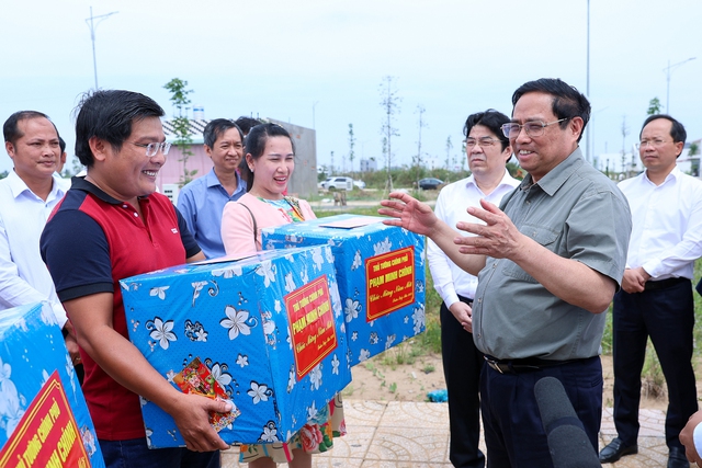 Thủ tướng đôn đốc các dự án cao tốc ĐBSCL, lần thứ 3 thị sát công trường cầu Mỹ Thuận 2 - Ảnh 11.