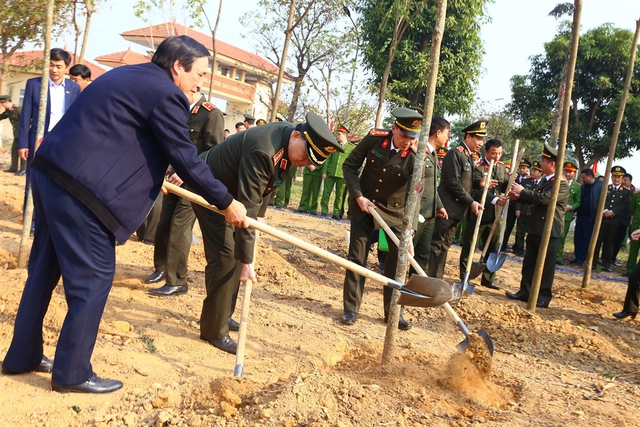 Bộ Công an phát động Tết trồng cây – Vì một Việt Nam xanh - Ảnh 3.