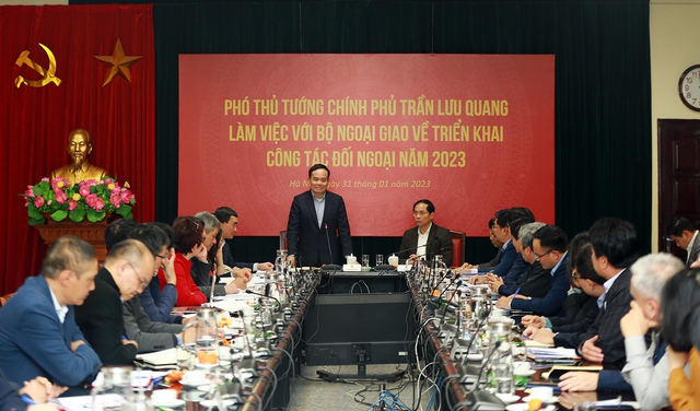 Phó Thủ tướng Trần Lưu Quang làm việc với Bộ Ngoại giao - Ảnh 1.