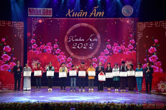 ‘Xuân ấm’ cho người nghèo - Ảnh 1. ‘Xuân ấm’ cho người nghèo - Ảnh 1.