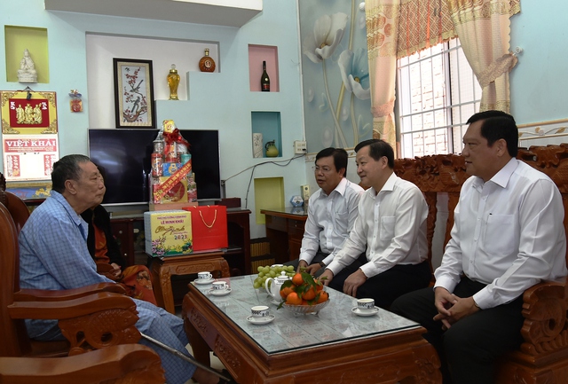 Phó Thủ tướng Lê Minh Khái chúc Tết gia đình chính sách, người lao động, gia đình nghèo tỉnh Cà Mau - Ảnh 2.