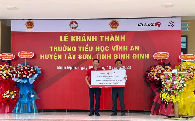 Vietlott mang đến ngôi trường khang trang cho học sinh Ba na - Ảnh 2.