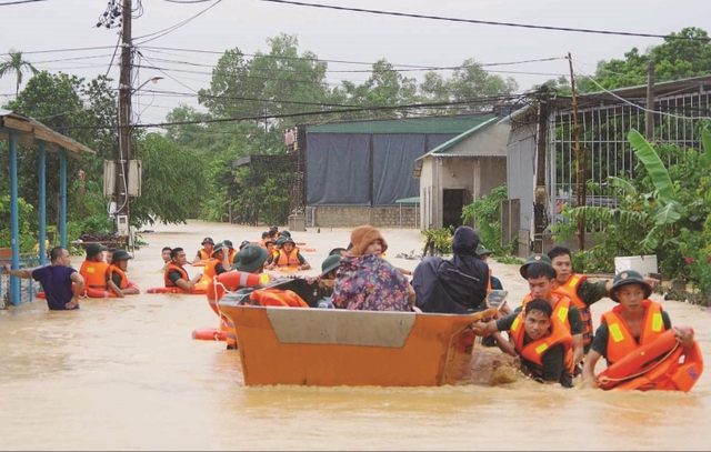 Chủ động ứng phó mưa lũ tại khu vực miền Trung - Ảnh 1.